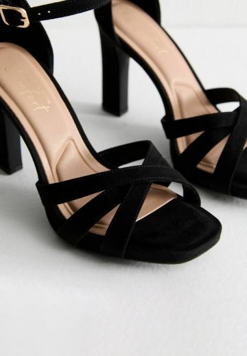 Босоножки на платформе