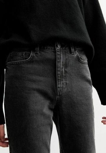 Короткие джинсы