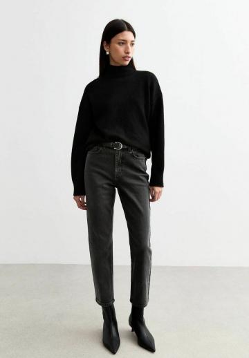 Короткие джинсы