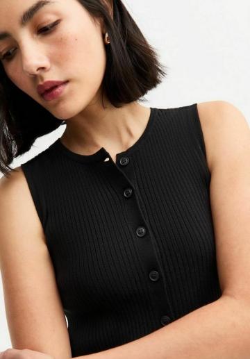 Джинсовая жилетка