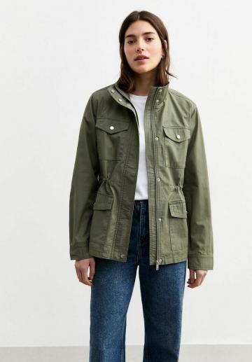 Куртка с накладнымит карманами