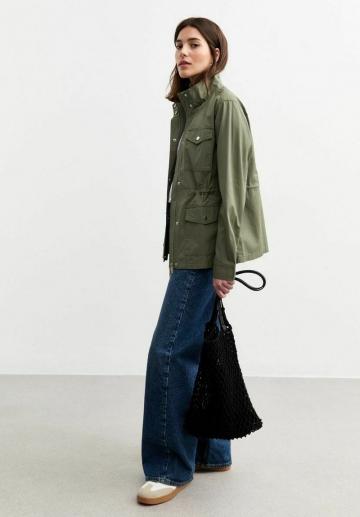 Куртка с накладнымит карманами