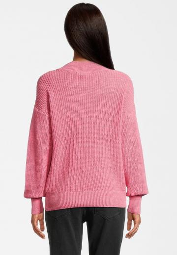 Пуловер с вырезом V