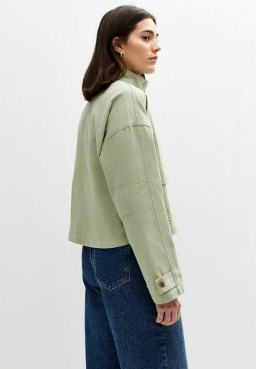 Куртка с накладнымит карманами