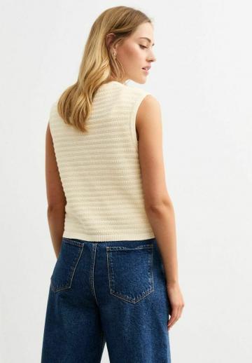 Джинсовая жилетка