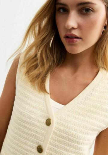 Джинсовая жилетка