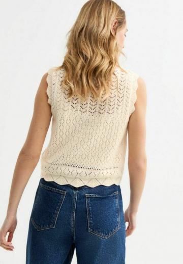 Джинсовая жилетка