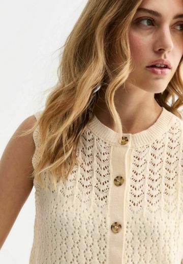 Джинсовая жилетка