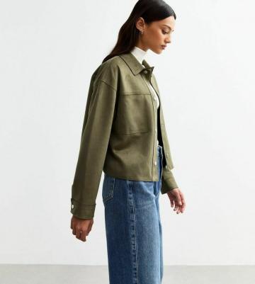 Куртка с накладнымит карманами