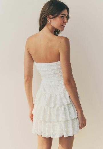 Платье без бретелек