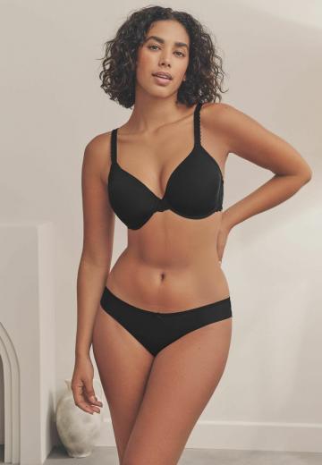 Трусы на бедрах