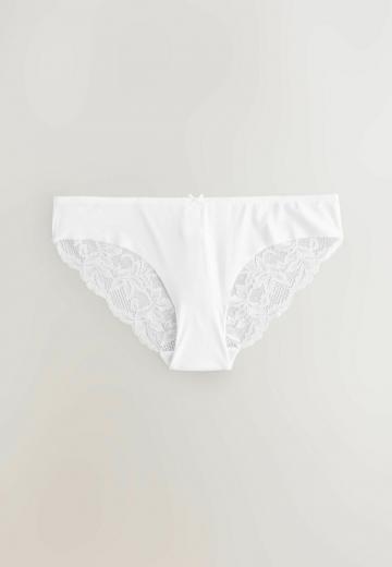 Трусы на бедрах