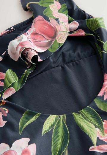 Слитный купальник