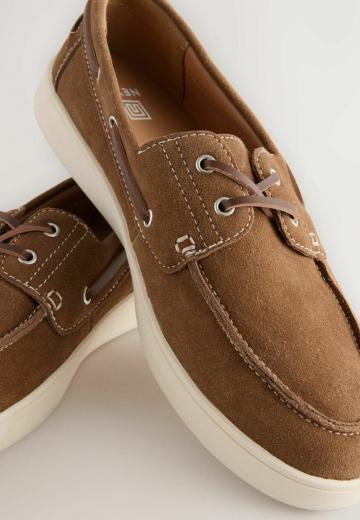 Ботинки на шнуровке