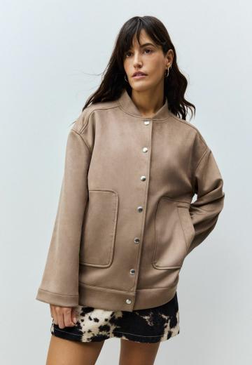 Куртка с накладнымит карманами