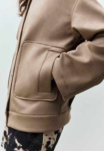 Куртка с накладнымит карманами