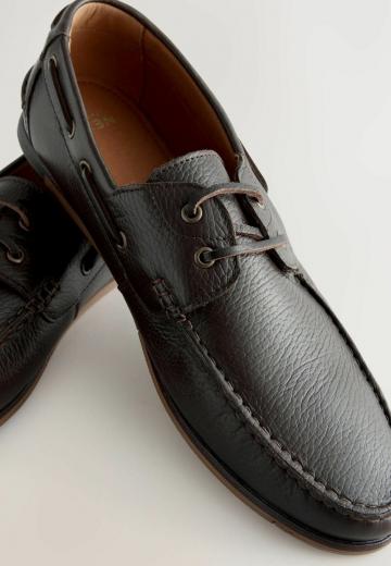 Ботинки на шнуровке