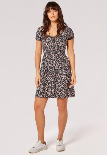 Короткое платье