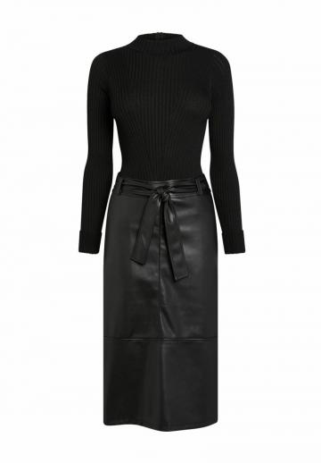 Вязаное платье