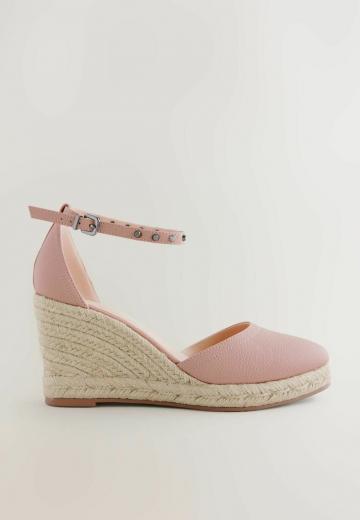 Туфли на танкетке