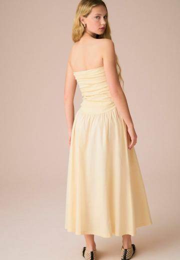 Платье без бретелек