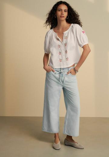 Короткие джинсы