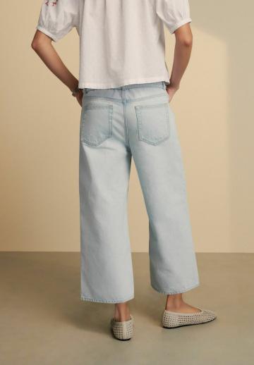 Короткие джинсы