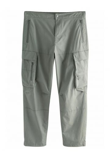 Брюки с накладными карманами