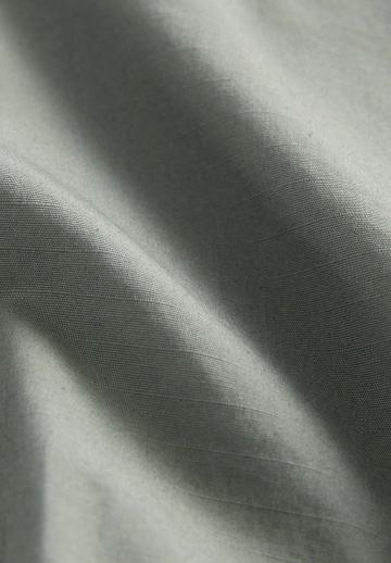 Брюки с накладными карманами