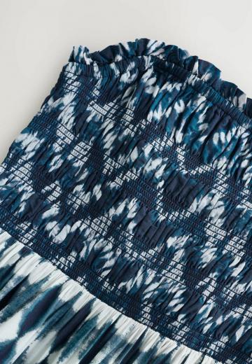 Платье без бретелек