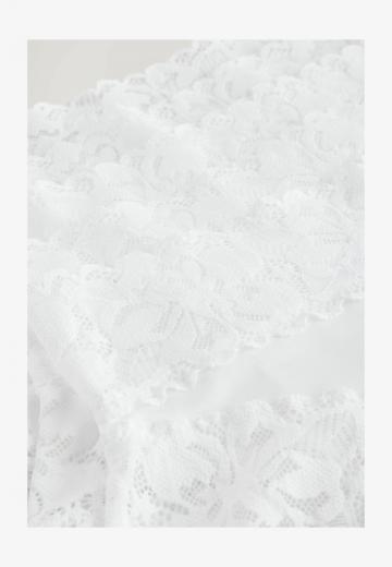 Трусы на бедрах