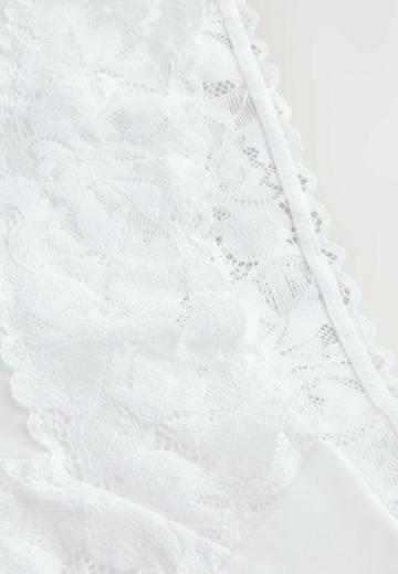 Трусы на бедрах