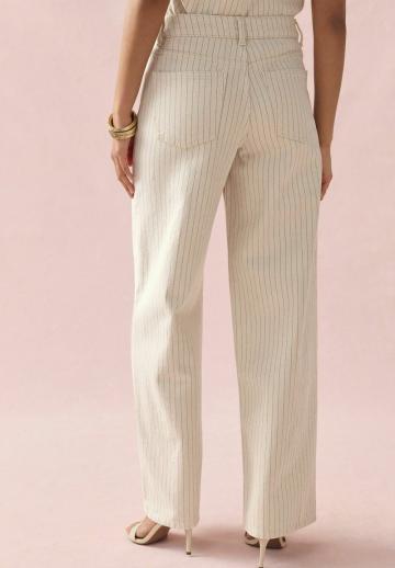 Прямые джинсы