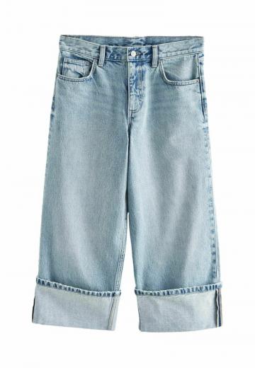 Короткие джинсы