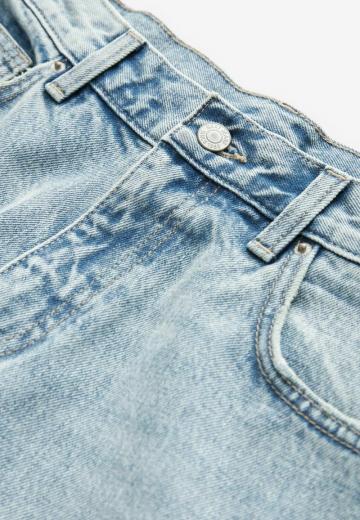 Короткие джинсы