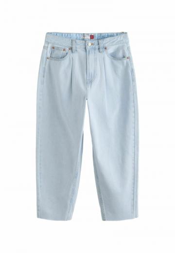 Короткие джинсы