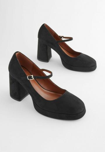 Туфли с высоким носом