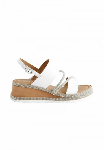 Босоножки на танкетке