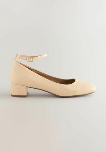 Туфли с высоким носом