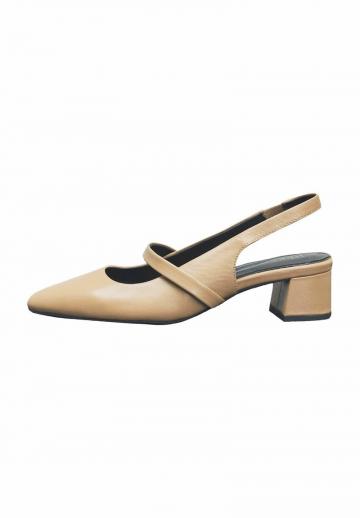 Туфли с высоким носом