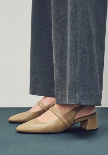 Туфли с высоким носом