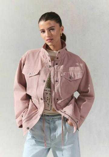 Куртка с накладнымит карманами