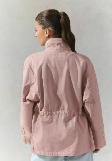 Куртка с накладнымит карманами