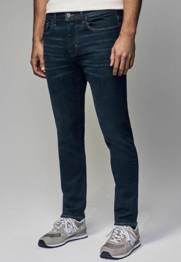 Узкие джинсы