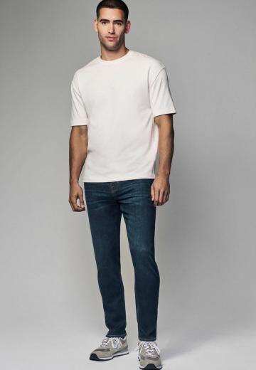 Узкие джинсы