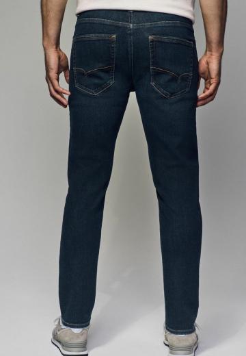 Узкие джинсы