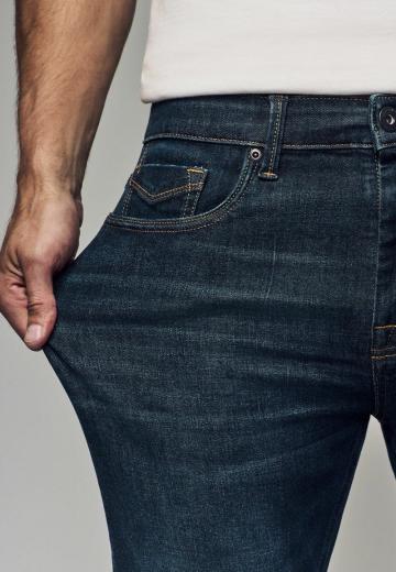 Узкие джинсы