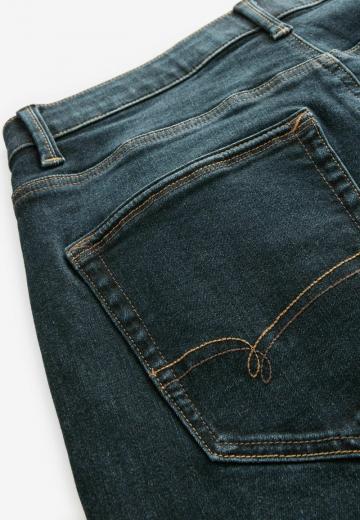 Узкие джинсы