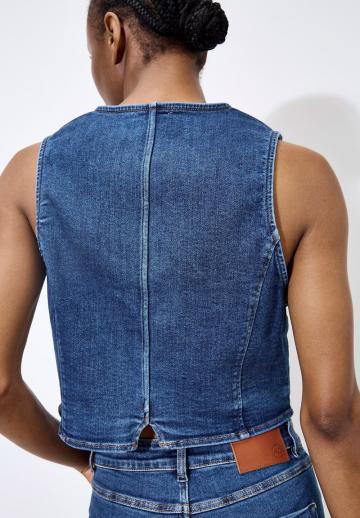 Джинсовая жилетка