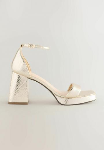 Босоножки на платформе